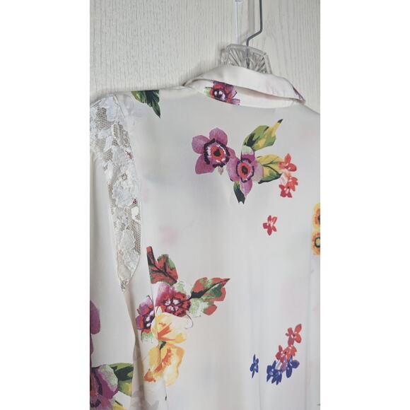 Zara Trafaluc white floral silky dressy blouse size small - Picture 4 of 9